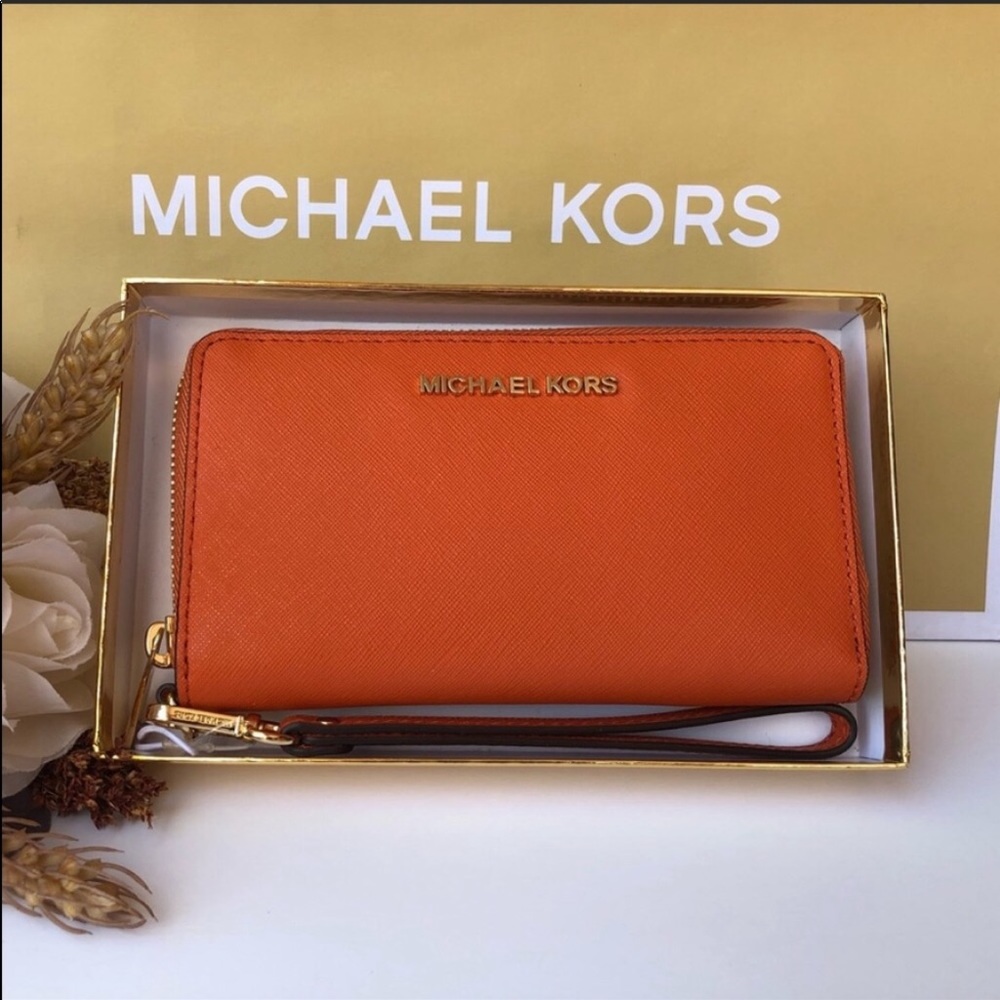🌹 Michael Kors Jet Set Large Phone Case